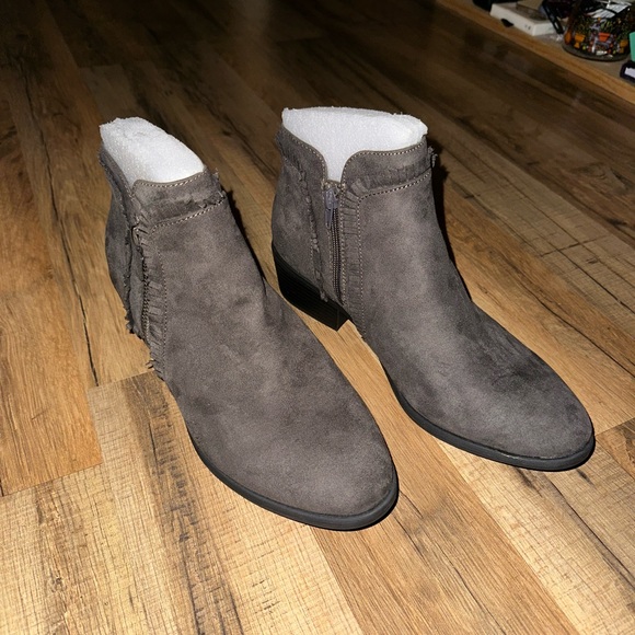 MIA Mable Ruffle Bootie - Picture 4 of 4